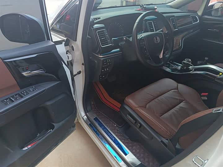 Фото 14 - Honda Elysion