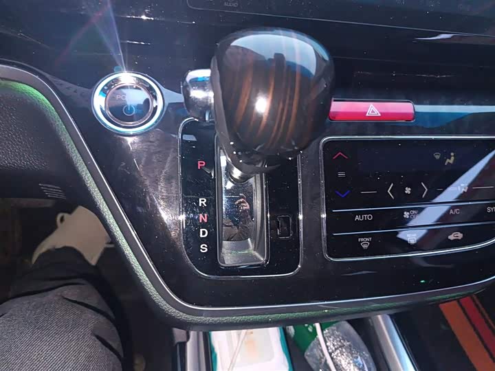 Фото 7 - Honda Elysion