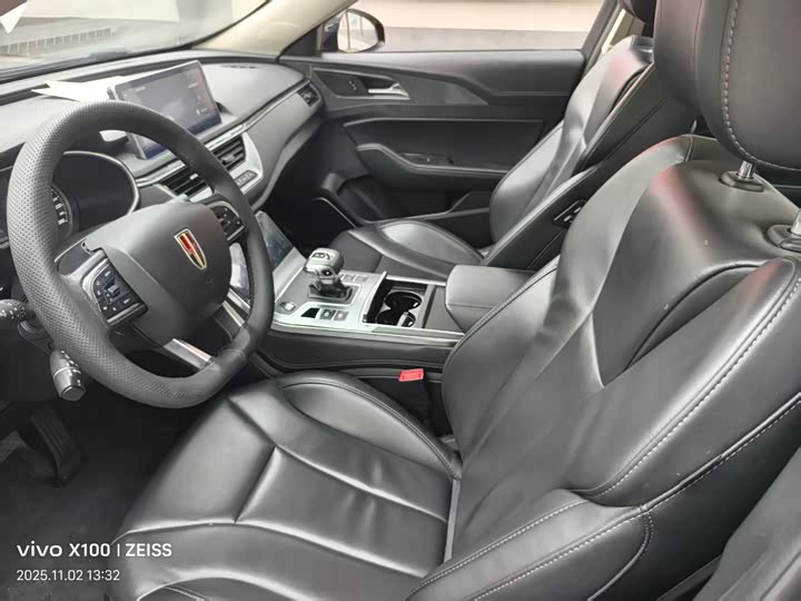 Фото 4 - Hongqi H5