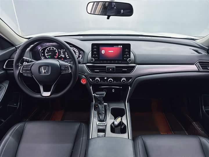 Фото 12 - Honda Accord