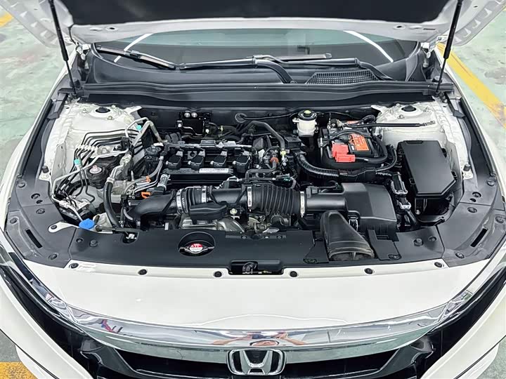 Фото 2 - Honda Accord