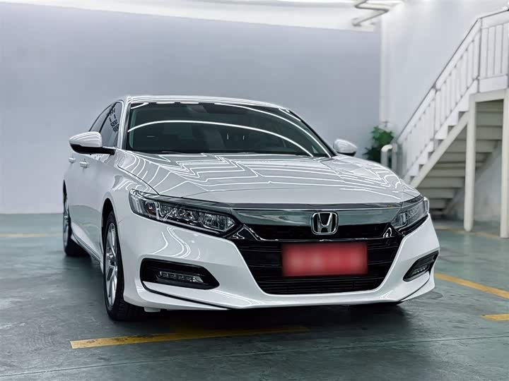 Фото 6 - Honda Accord
