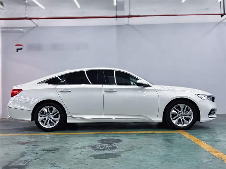 Фото 7 - Honda Accord