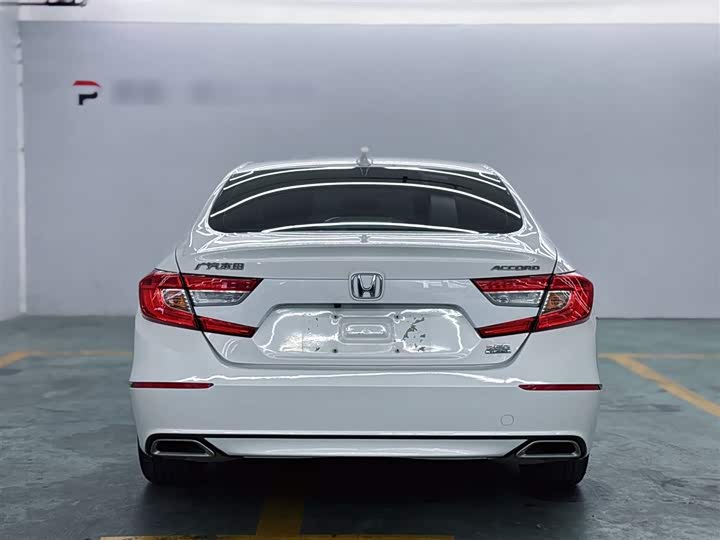 Фото 9 - Honda Accord