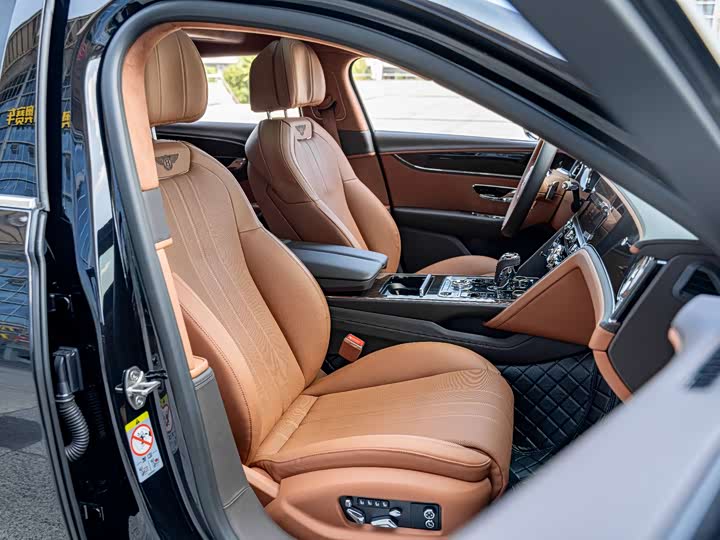 Фото 17 - Bentley Flying Spur Hybrid