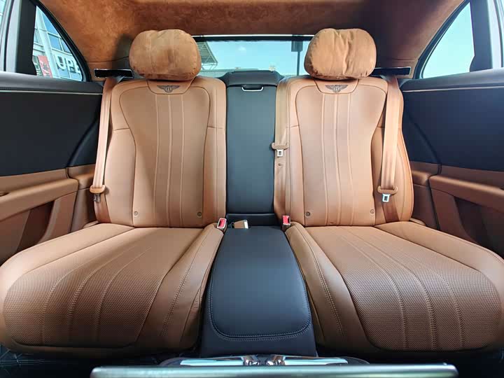 Фото 20 - Bentley Flying Spur Hybrid