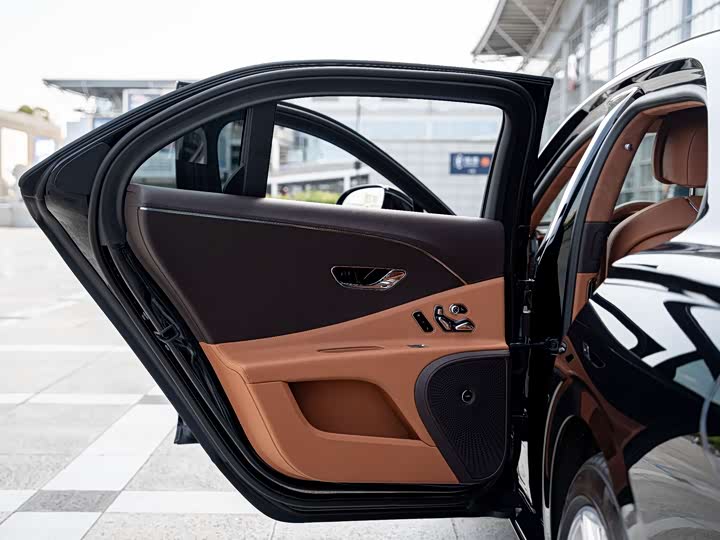 Фото 23 - Bentley Flying Spur Hybrid