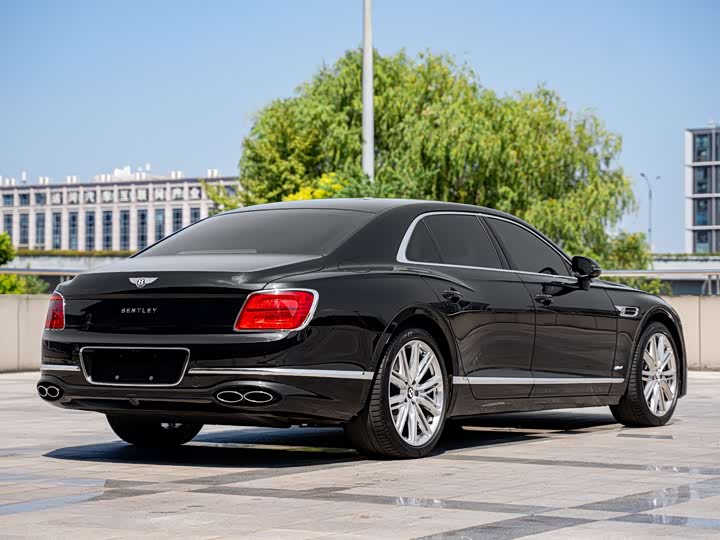 Фото 3 - Bentley Flying Spur Hybrid