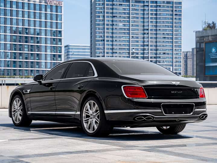 Фото 5 - Bentley Flying Spur Hybrid