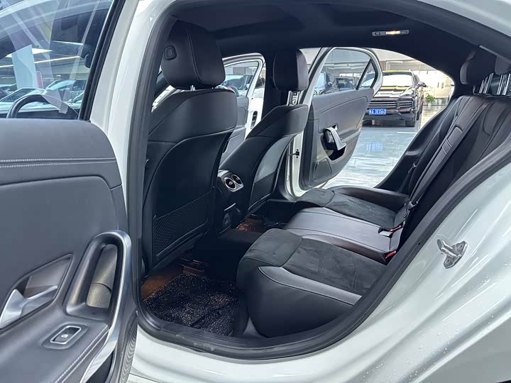 Фото 11 - Mercedes-Benz A-Class