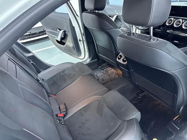 Фото 15 - Mercedes-Benz A-Class