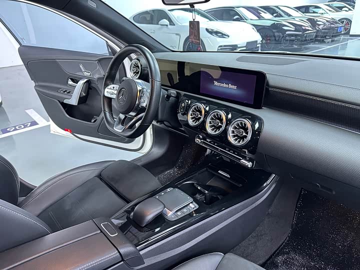 Фото 18 - Mercedes-Benz A-Class