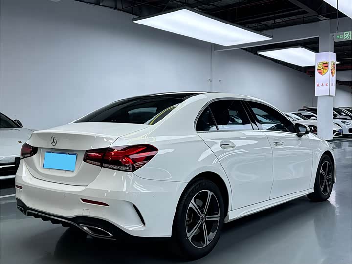 Фото 19 - Mercedes-Benz A-Class