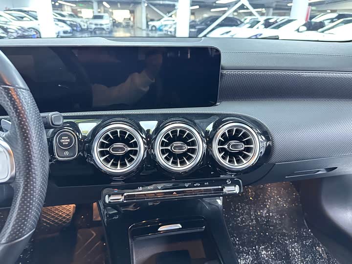 Фото 9 - Mercedes-Benz A-Class