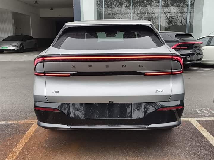 Фото 2 - XPeng G7