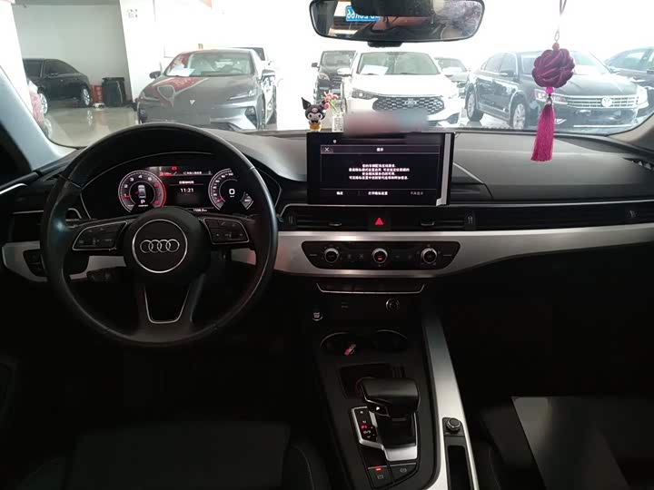 Фото 10 - Audi A4L