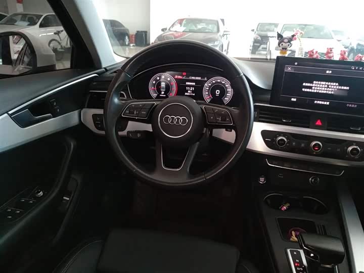 Фото 11 - Audi A4L