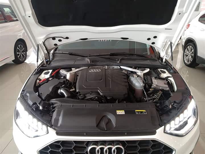 Фото 20 - Audi A4L