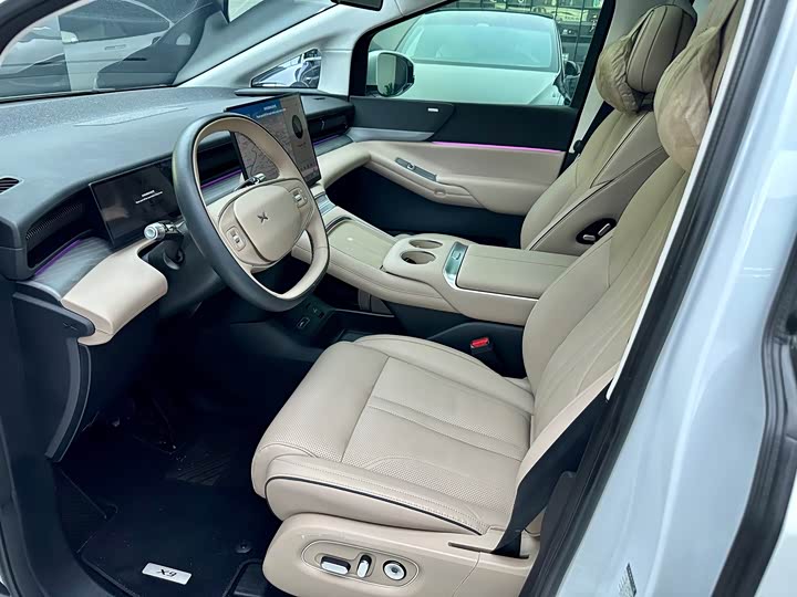 Фото 10 - XPeng X9