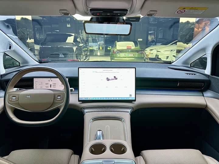 Фото 11 - XPeng X9