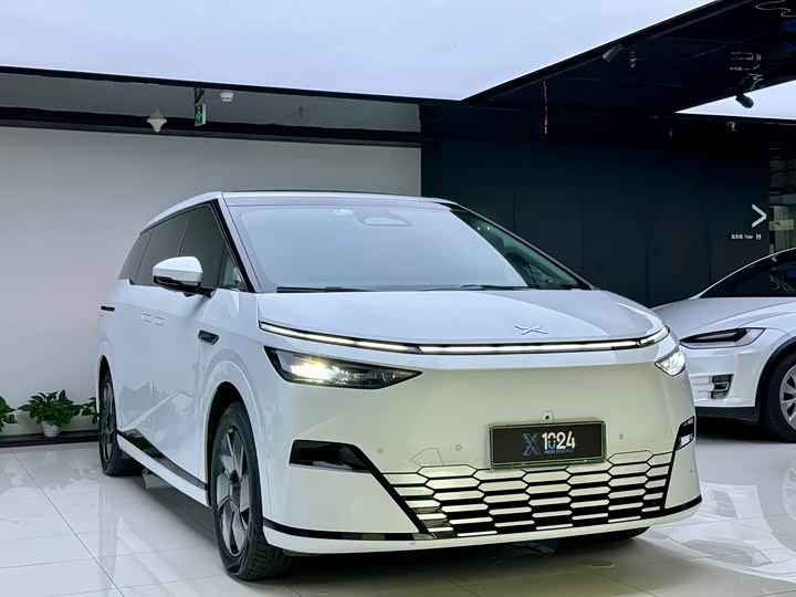 Фото 3 - XPeng X9