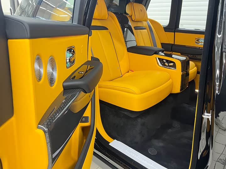 Фото 10 - Rolls-Royce Cullinan