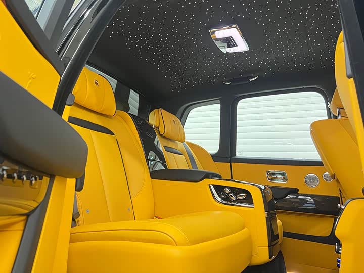 Фото 11 - Rolls-Royce Cullinan