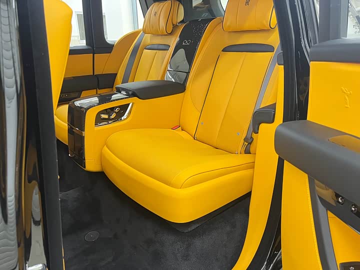 Фото 13 - Rolls-Royce Cullinan