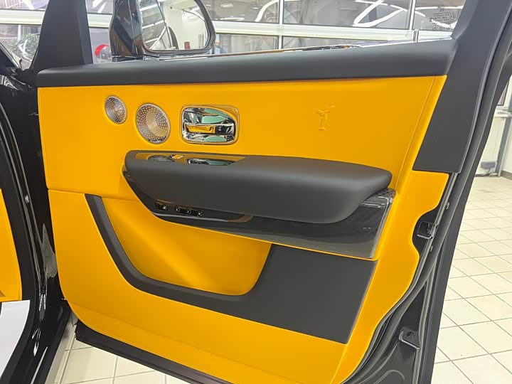 Фото 8 - Rolls-Royce Cullinan