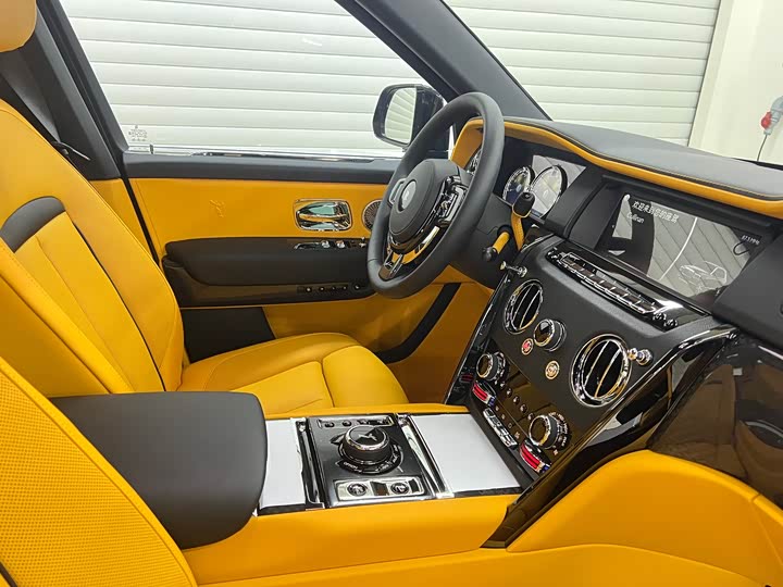 Фото 9 - Rolls-Royce Cullinan