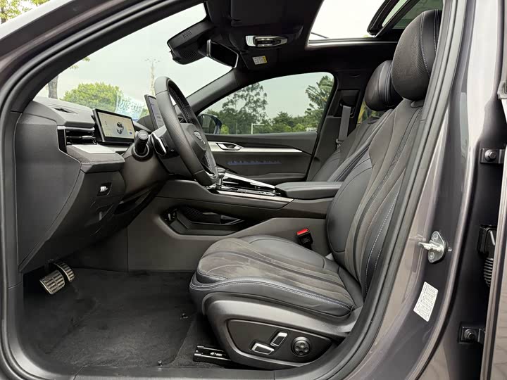 Фото 11 - Geely Preface