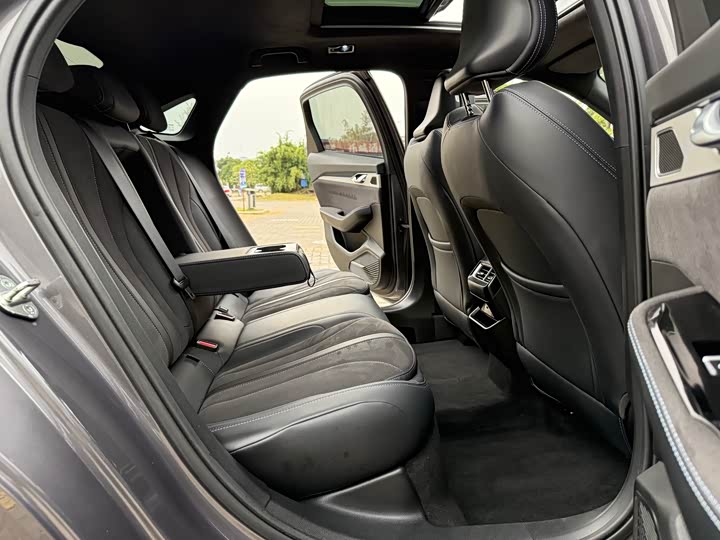 Фото 14 - Geely Preface