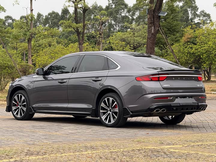 Фото 6 - Geely Preface