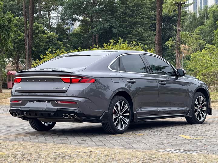 Фото 8 - Geely Preface