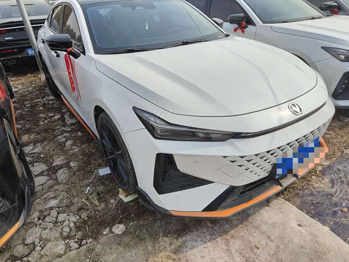 Фото 3 - Changan UNI-V