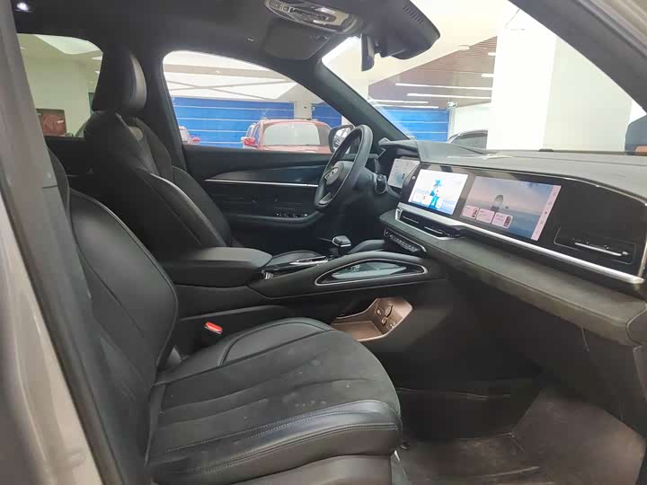 Фото 6 - Geely Monjaro