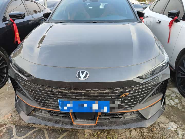 Фото 2 - Changan UNI-V