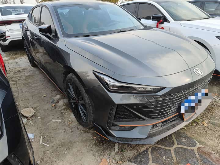 Фото 3 - Changan UNI-V