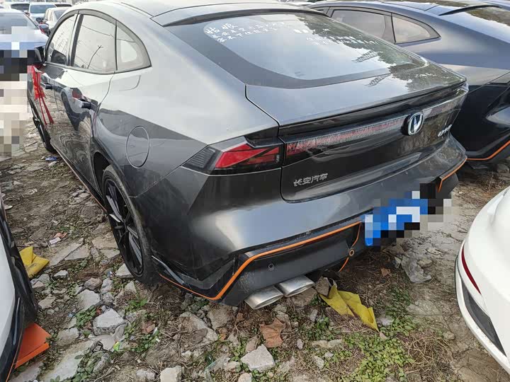 Фото 9 - Changan UNI-V