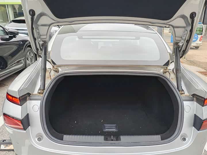 Фото 12 - XPeng P7