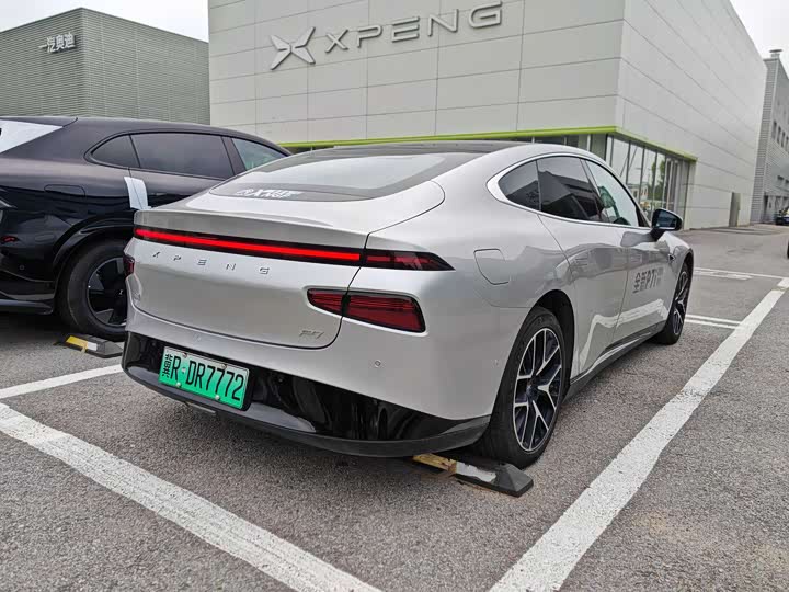 Фото 6 - XPeng P7