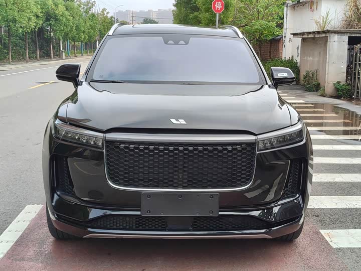 Фото 2 - LiXiang One