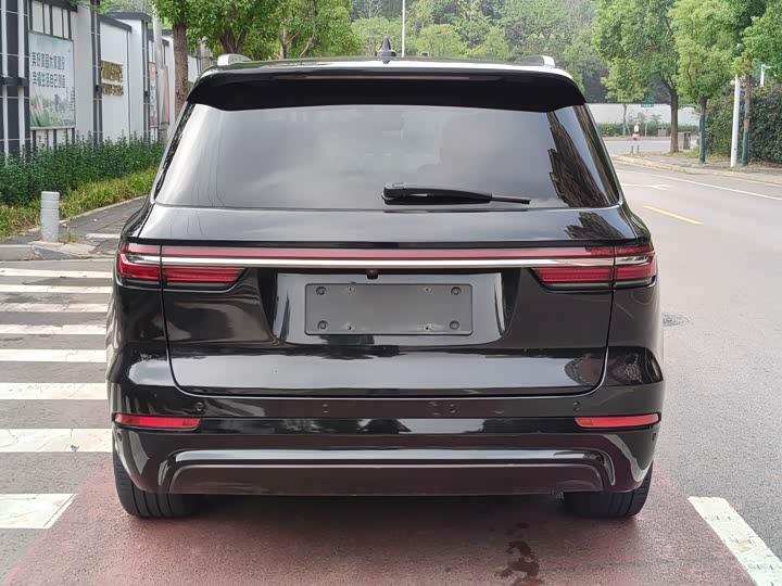 Фото 5 - LiXiang One