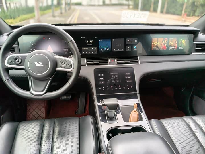 Фото 7 - LiXiang One