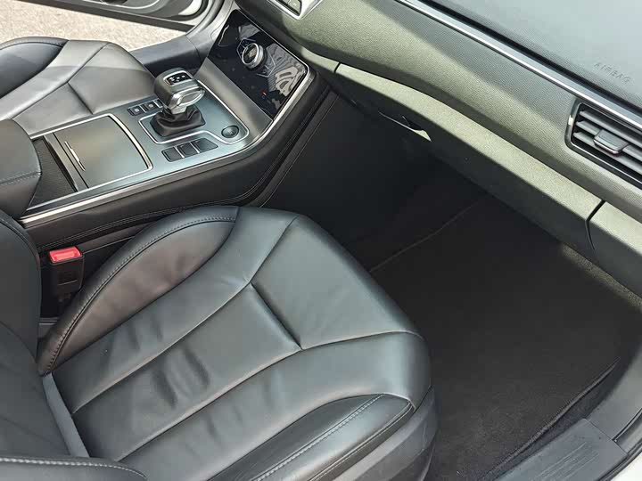 Фото 12 - Hongqi H5