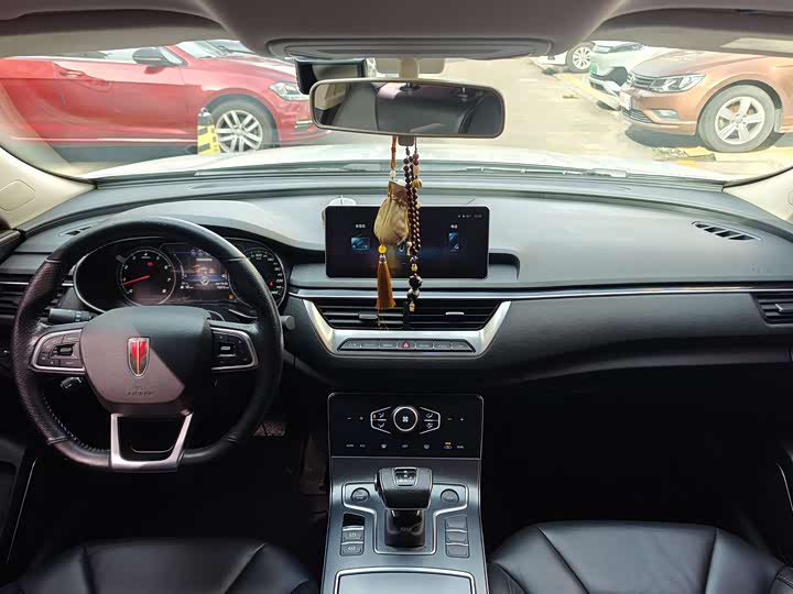 Фото 13 - Hongqi H5