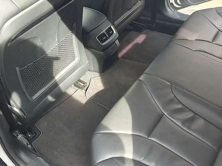 Фото 15 - Hongqi H5