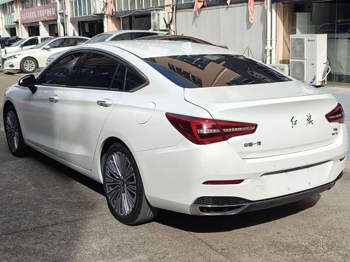 Фото 5 - Hongqi H5