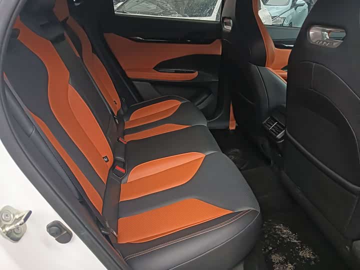 Фото 10 - Changan UNI-V