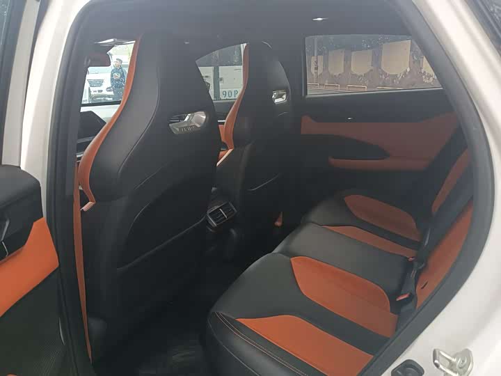 Фото 11 - Changan UNI-V